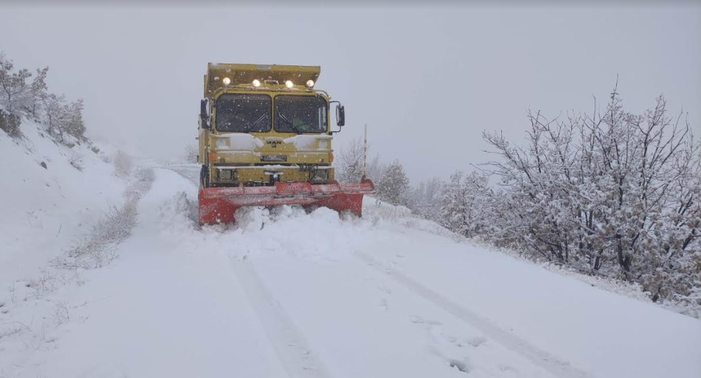 21 Mahallede Kar Küreme ve Yol Açma Çalışmaları Devam Ediyor