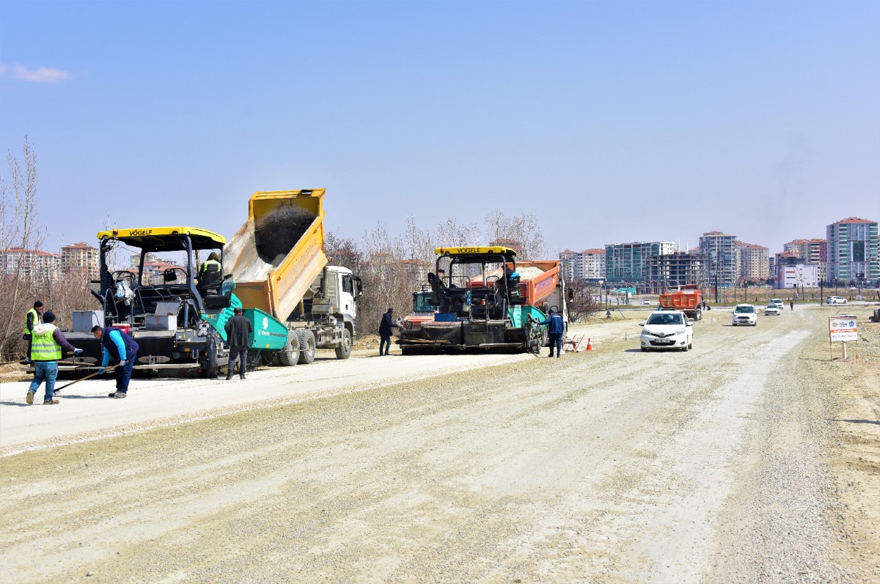 35 Metrelik Yolda Üst Yapı Çalışmalarına Başladı