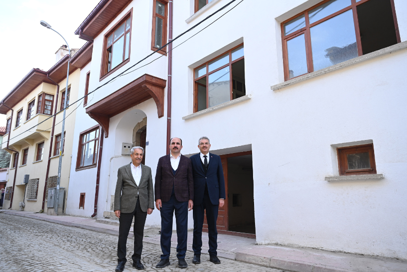 Başkan Altay: “Tarık Buğra’nın Hatıralarını Akşehir’deki Evinde Yaşatacağız”