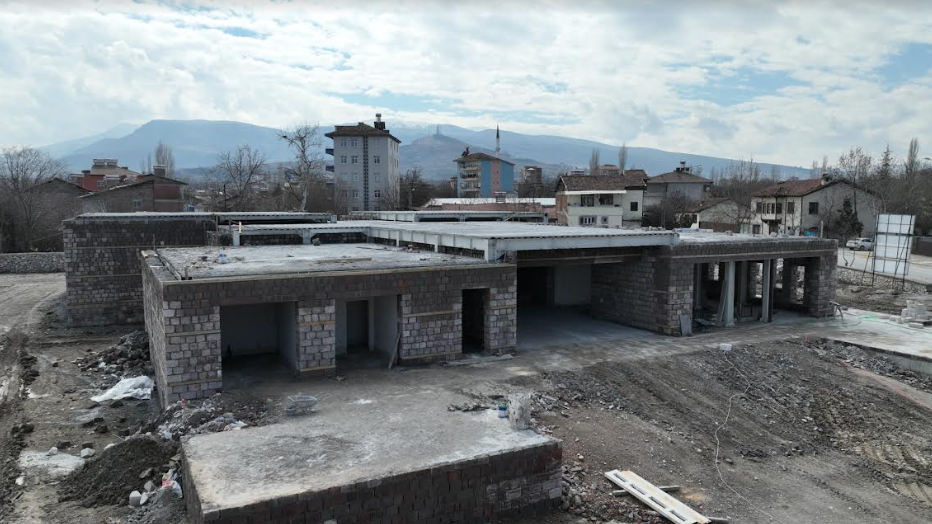 Başkan Gürkan, Arslantepe Höyüğü Tanıtım ve Karşılama Merkezinde İncelemelerde Bulundu