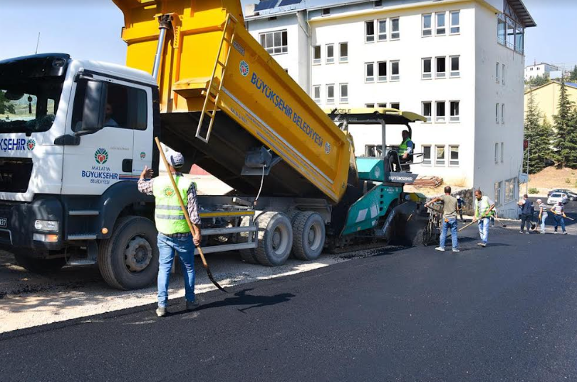 Büyükşehir 2023 Yılında 1.717 Km Asfalt Çalışması Gerçekleştirdi