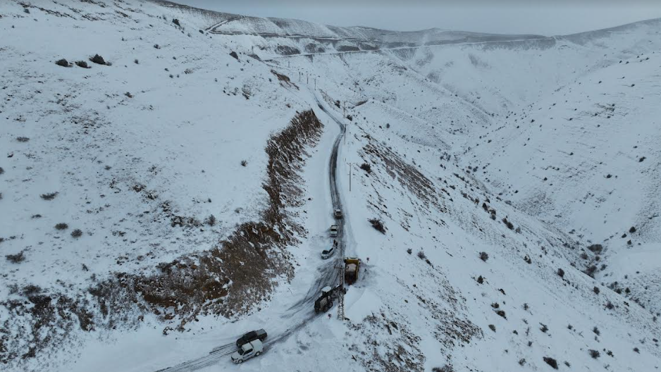 Büyükşehir Belediyesi Kardan Dolayı Kapanan Yolları Bir Bir Ulaşıma Açıyor