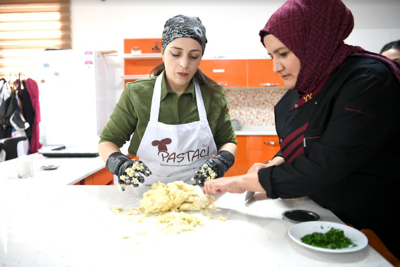 Büyükşehir Belediyesinden Kadınlara Yönelik Pastacılık Kursu