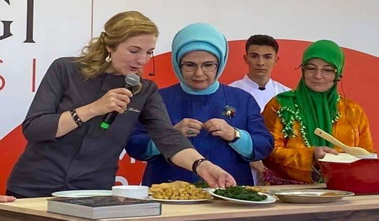 Emine Erdoğan,Malatya’nın “Hırçikli Köftesi”ni Yuvarladı