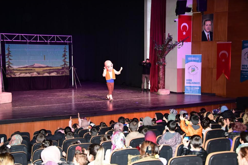 ‘Keloğlan Masalları Müzikali- Elma Şekeri Festivali’ Büyük İlgi Gördü'