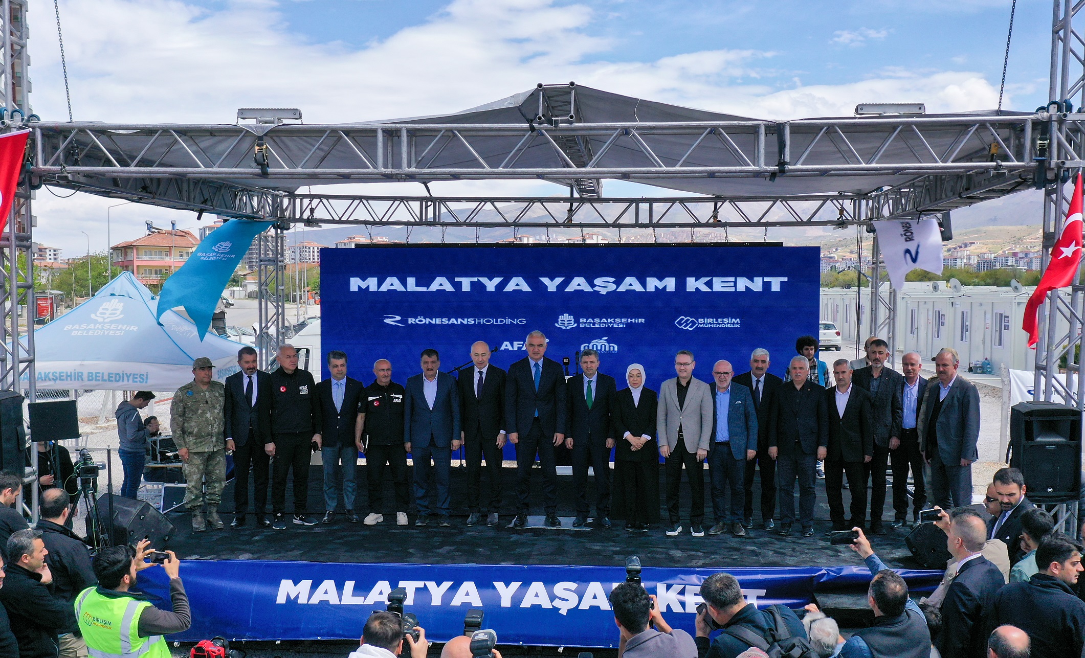 Malatya ve Adıyaman’da 10 bin kişilik konteyner kentlerde yaşam başladı