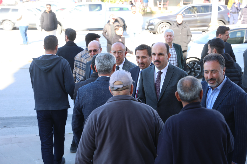 Milletvekili Özer, Başkan Altay ve İlçe Belediye Başkanları Beyşehirliler Yapıcı Camii’nde Vatandaşlarla Buluştu