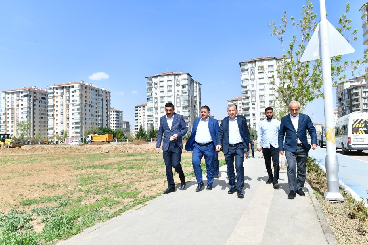 Yeşilyurt Belediyesi, Yeni Yaşam Alanlarıyla Mahallelerin Prestijini Artırıyor